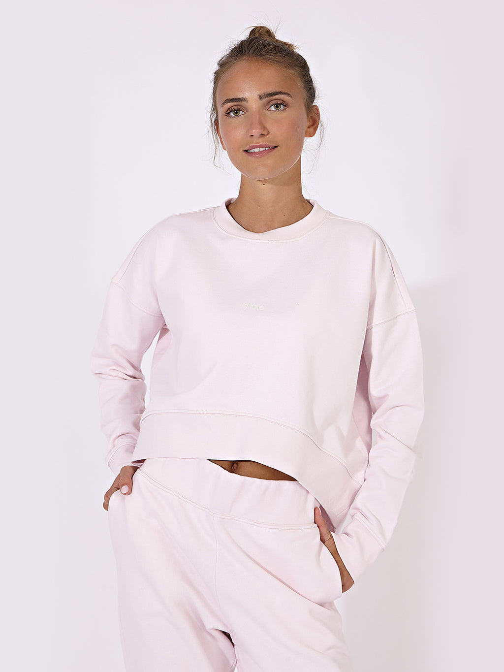 Elara Hoodie Baggy in Light Pink, ÔNNE activewear