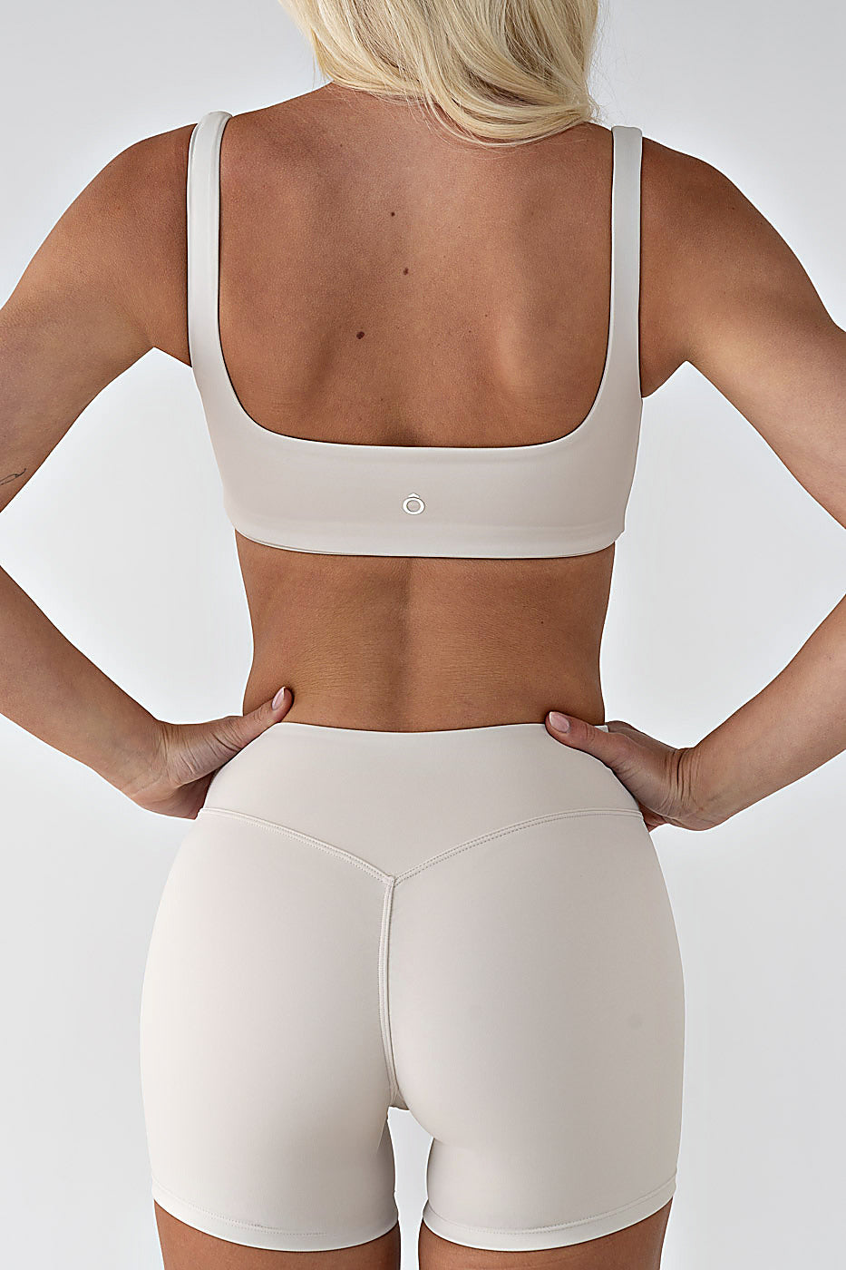 Marlo Shorts in Light Khaki, ÔNNE activewear