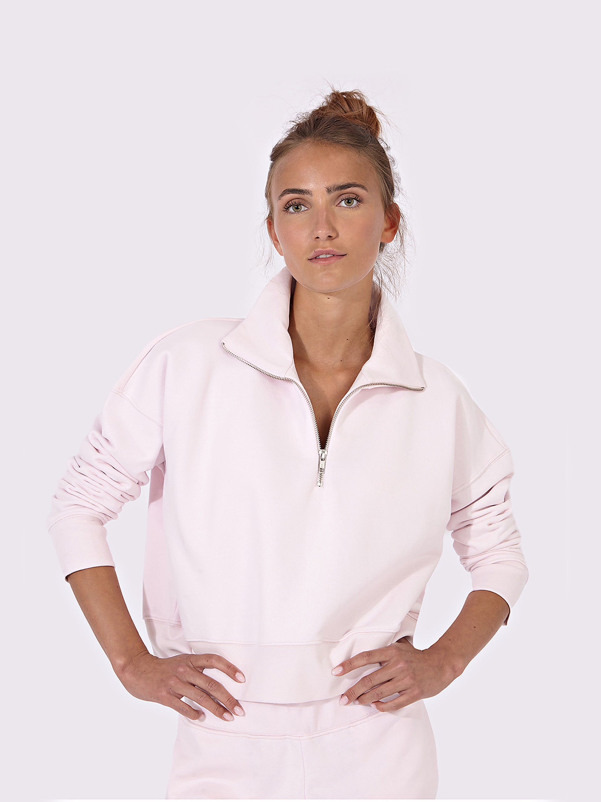 Luma Hoodie Half in Light Pink, ÔNNE activewear