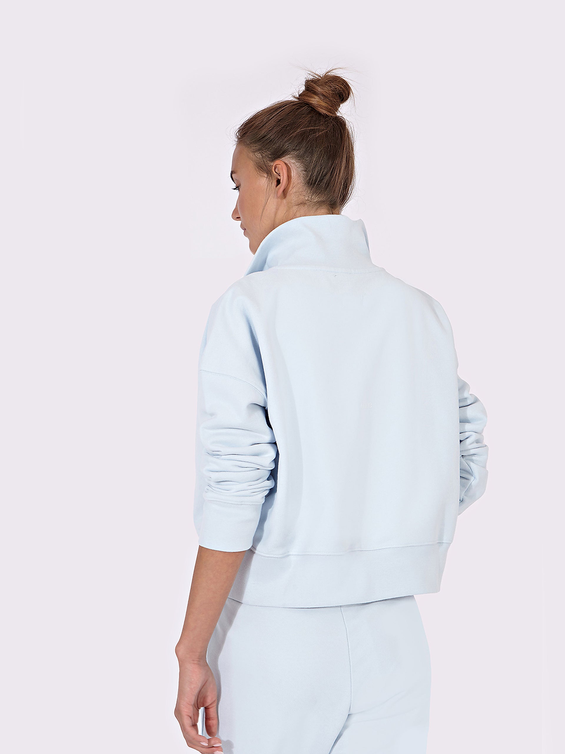 Luma Hoodie Half in Water Blue, ÔNNE activewear