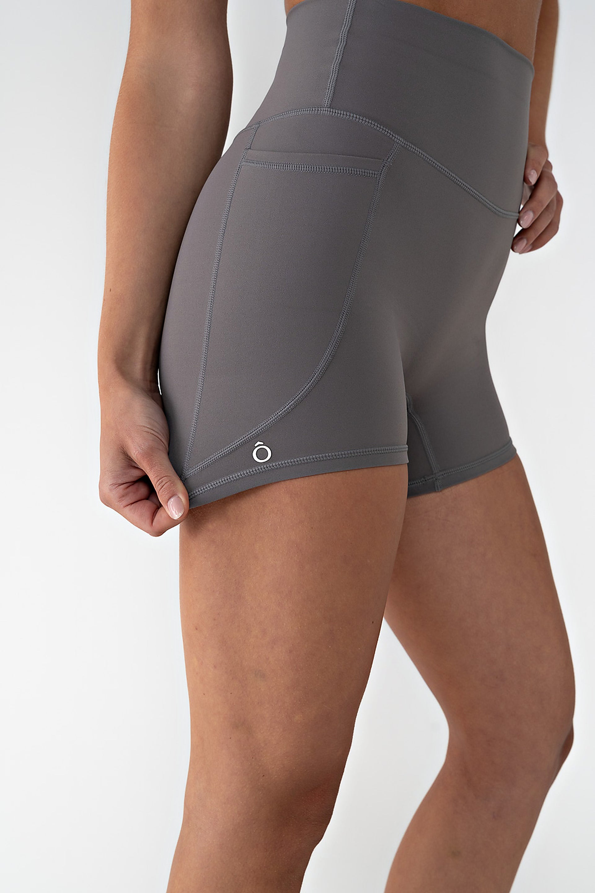 Maia Short in Ultimate Grey, ÔNNE activewear