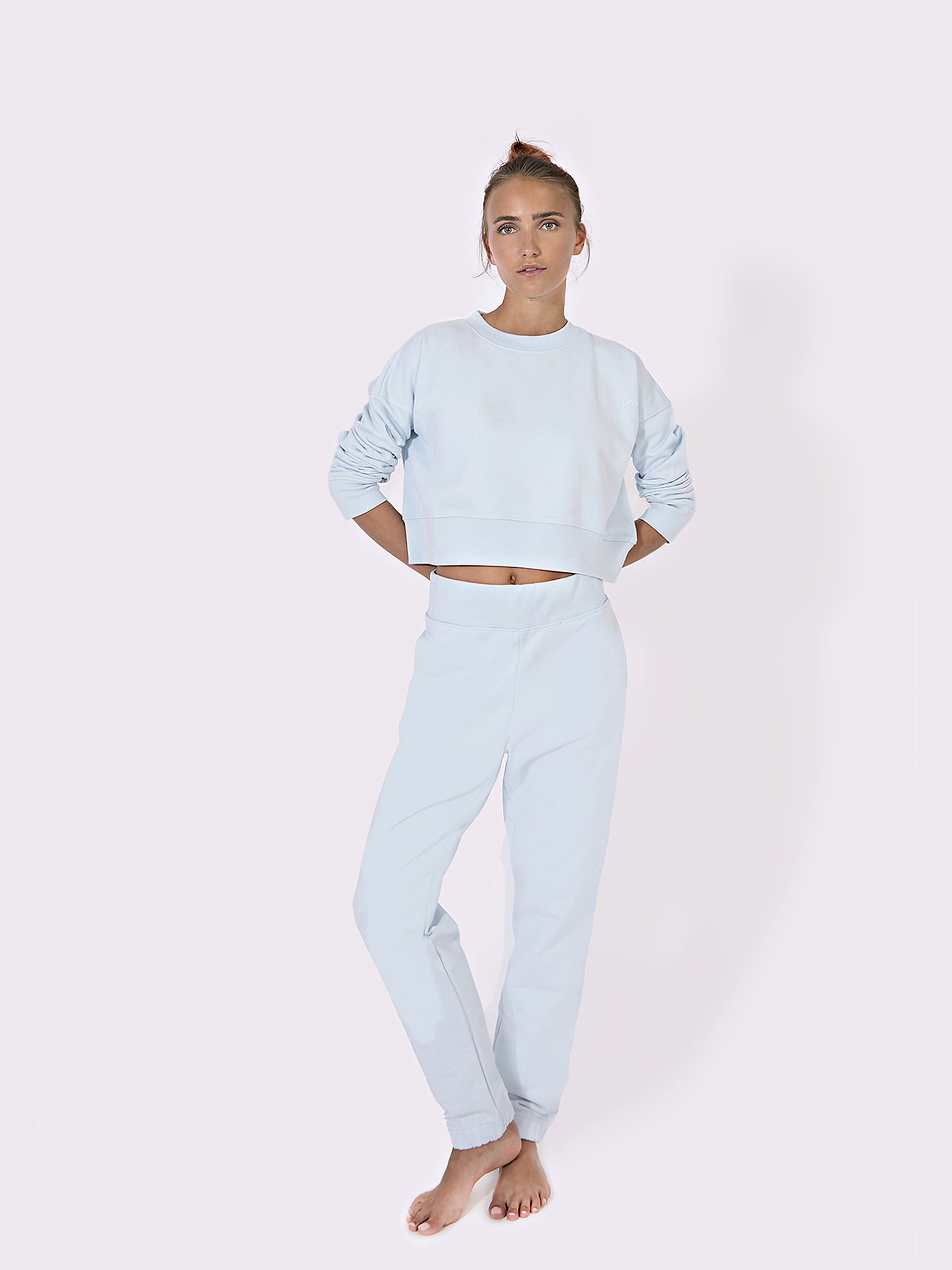 Nika Hoodie Crop in Water Blue, ÔNNE activewear
