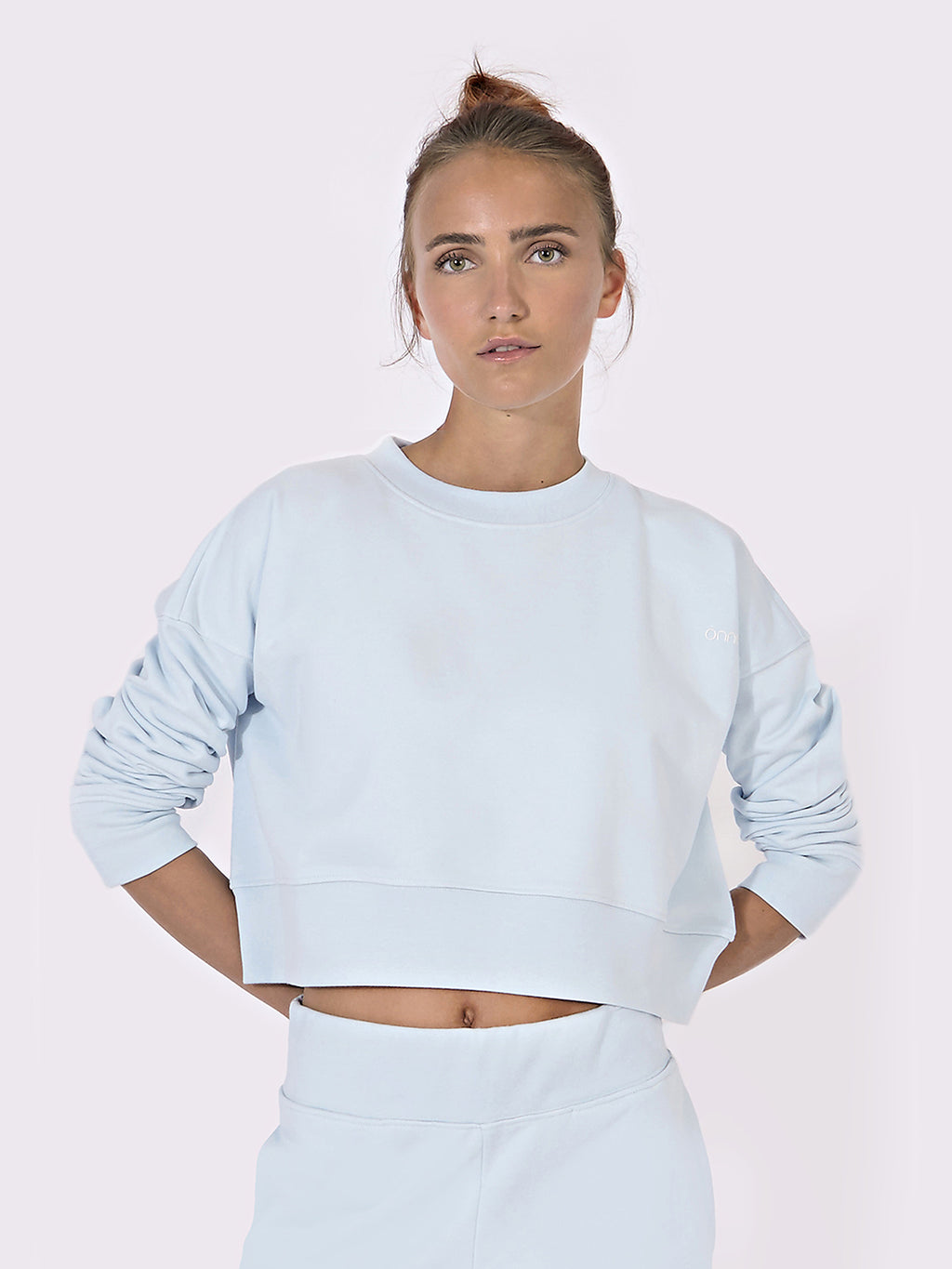 Nika Hoodie Crop in Water Blue, ÔNNE activewear
